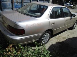 1996 TOYOTA CAMRY DX MODEL GOLD 4 DOOR SEDAN 2.2L AT Z15960